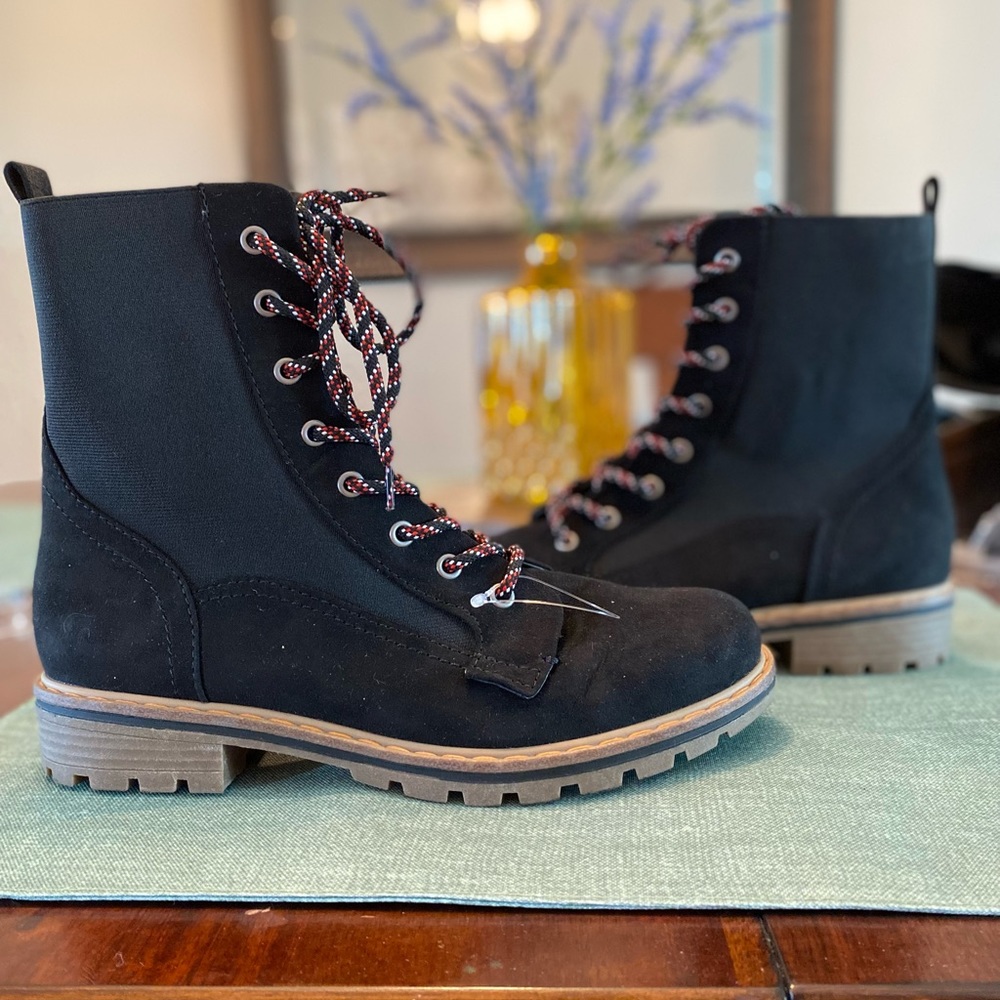 Women’s Black Heeled Lace-Up Boots size 10
